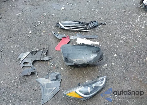 2017 Hyundai Elantra Se z USA, uszkodzony, nr VIN KMHD84LFXHU417580